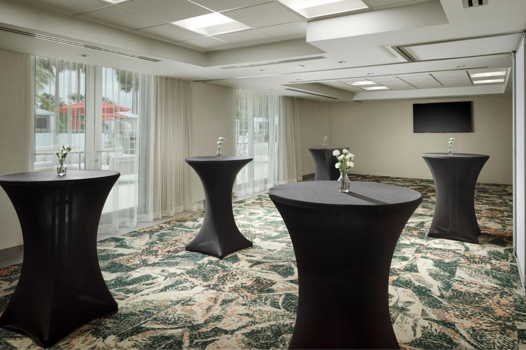Residence Inn By Marriott Miami Beach Surfside Exterior photo